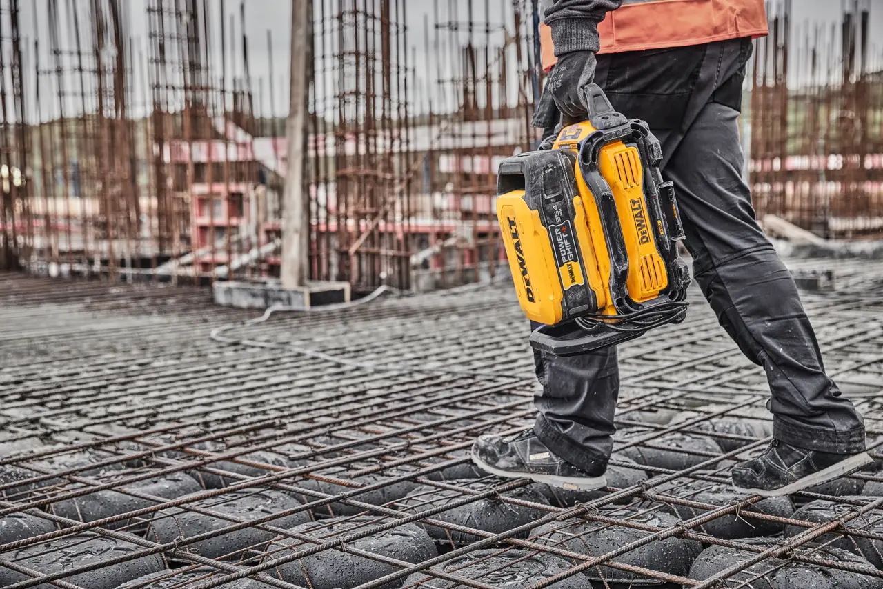 Caricabatterie Rapido DEWALT DCBPSC0550-QW (POWERSHIFT 550W) - immagine 6